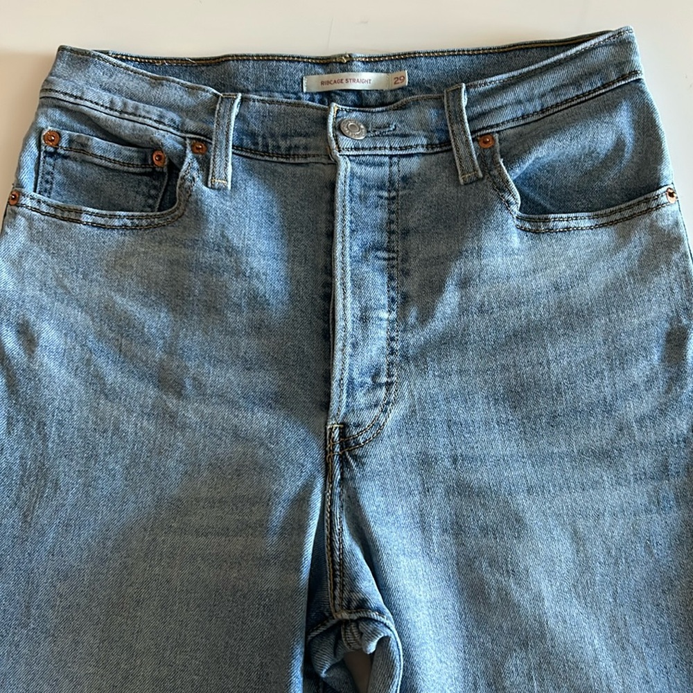 Levi's Ribcage Women's Straight Leg Jeans in Lightwash Blue - Picture 2 of 7